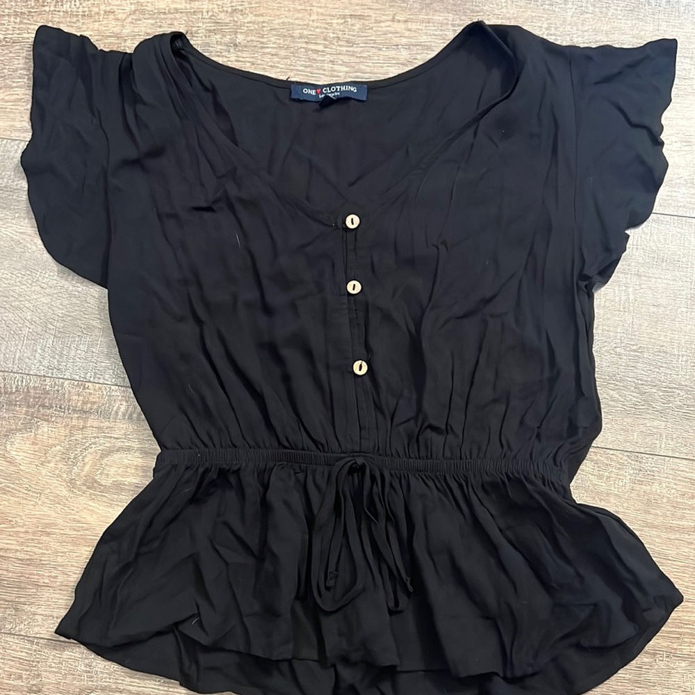 One love clothing peplum shirt